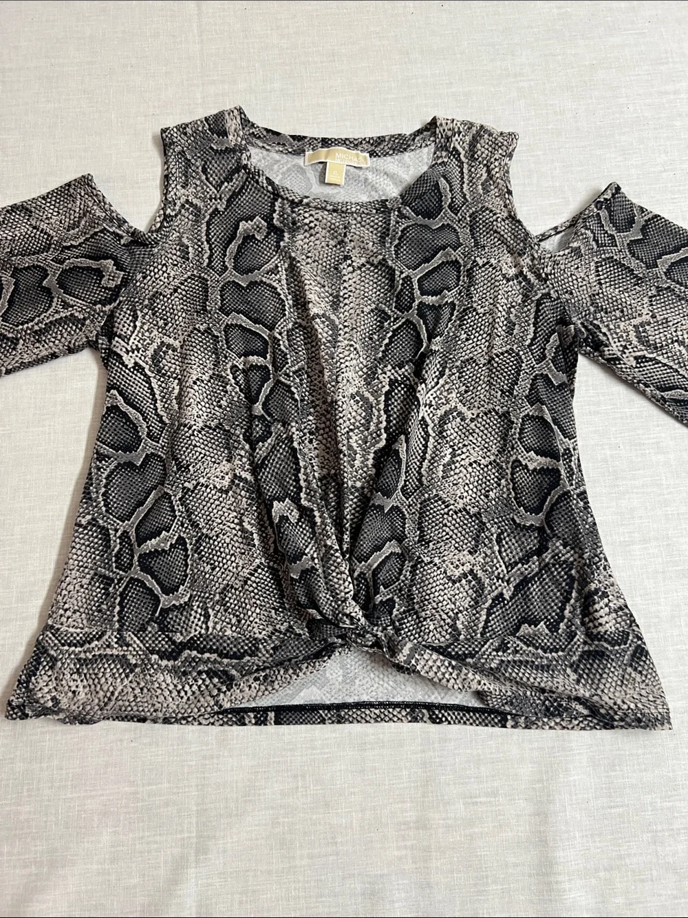 🌞 Michael Kors Black &Gray Snake Print Cold-Shoulder Twist Top Women size XL